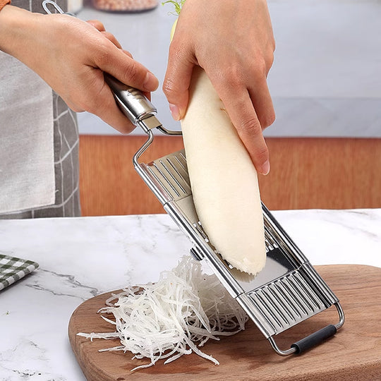 Multifunctional vegetable cutter